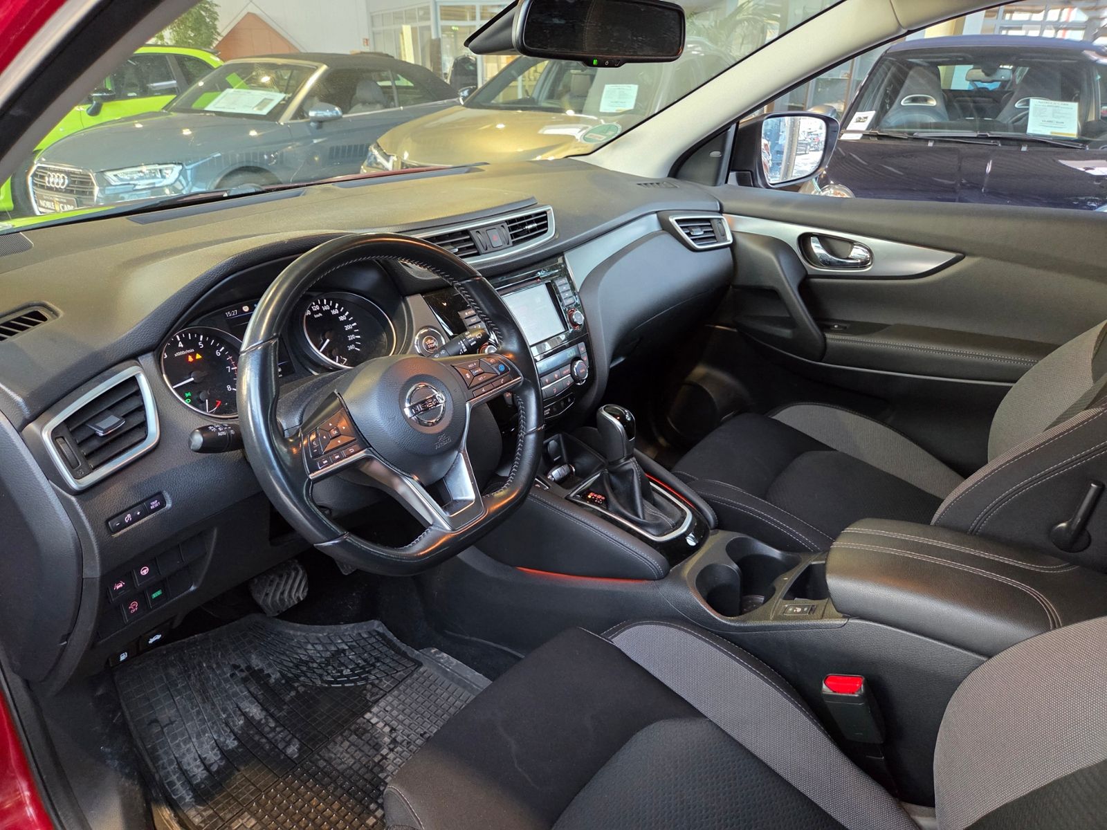 Fahrzeugabbildung Nissan Qashqai N-Connecta AHK LED NAV 360° SHZ ALU