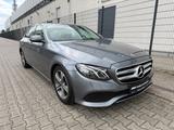 Mercedes-Benz E 220 d Avantgarde KAMERA/HUD/STANDHEIZ/MEMORY - Mercedes-Benz E 220 Gebrauchtwagen in Frankfurt