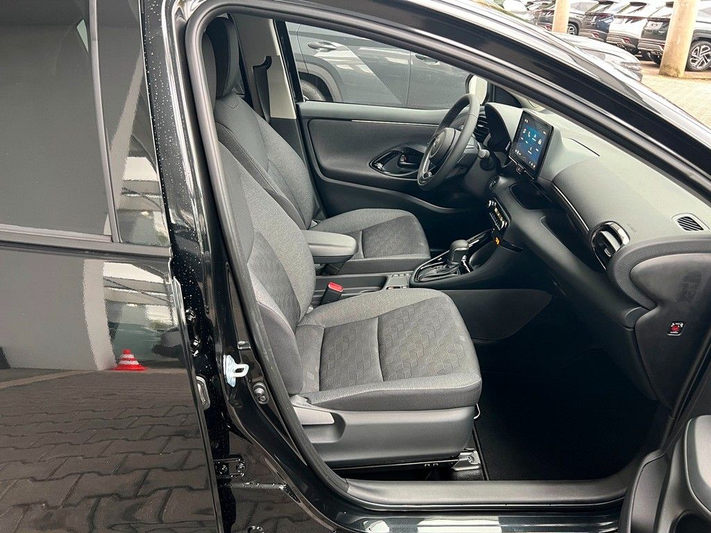 Fahrzeugabbildung Toyota Yaris Hybrid Teamplayer Comforpaket