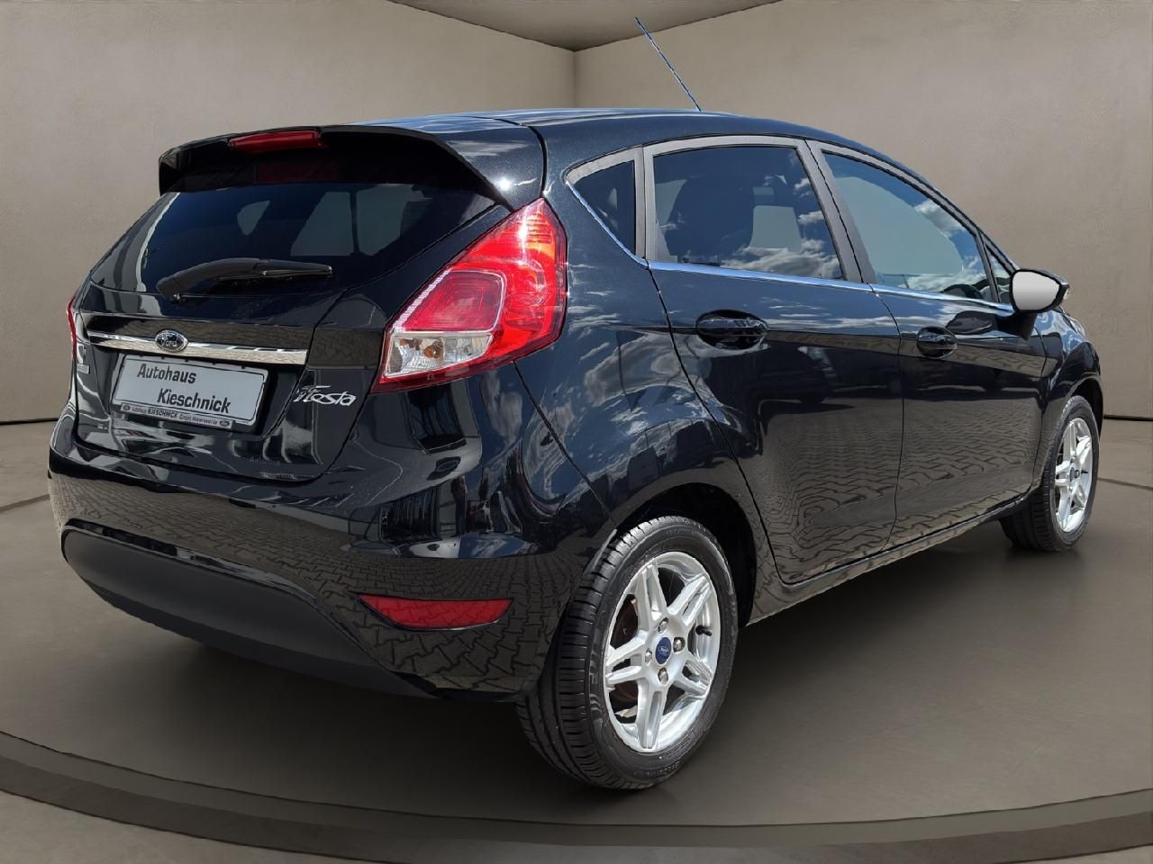 Fahrzeugabbildung Ford Fiesta Titanium