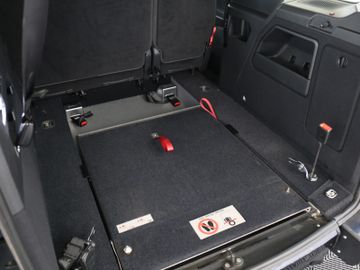 Volkswagen Caddy Maxi 2.0TDI DSG ROLLSTUHLUMBAU NAV SHZ PDC