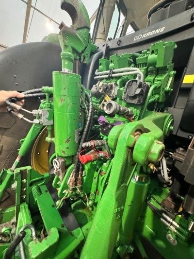 Fahrzeugabbildung John Deere 6215 Schlepper