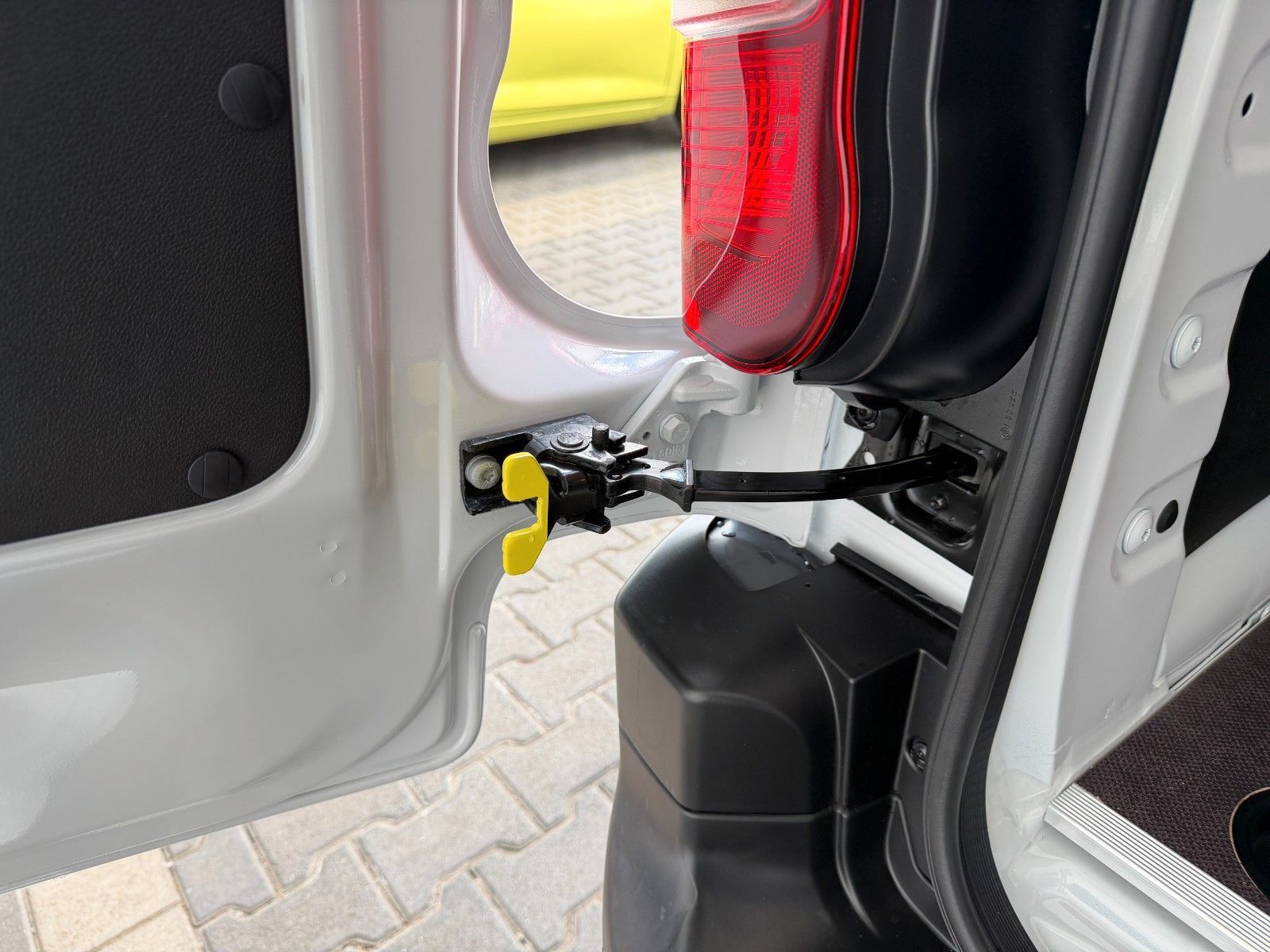 Fahrzeugabbildung Opel Combo E Cargo 1.5 D Basis erhöhte Nutzlast XL