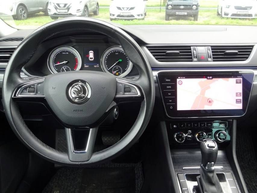 Fahrzeugabbildung SKODA Superb  Combi 2,0 TSI Style 4*4 DSG Navi