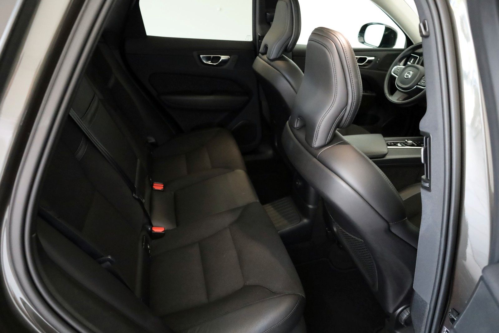 Fahrzeugabbildung Volvo XC60 T6 AWD R Design,HUD,Panoram,360°,4xSHAHK+WR