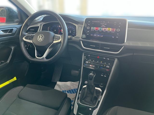 Fahrzeugabbildung Volkswagen T-ROC 1.5 TSI DSG STYLE IQ.LIGHT NAVI AHK KAMERA