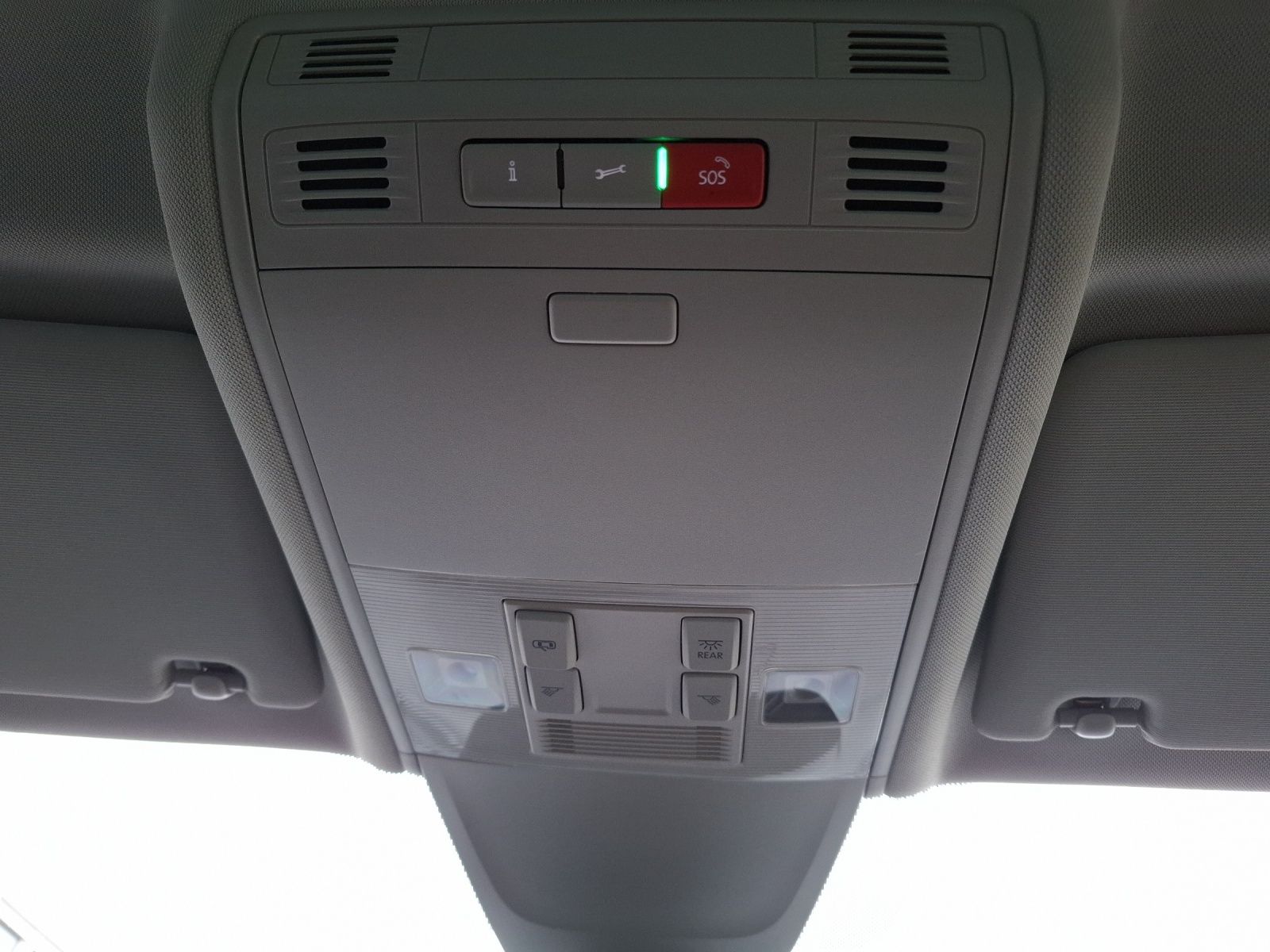 Fahrzeugabbildung Volkswagen Tiguan TDI Life DSG 4M Standhzg Matrix Navi ACC