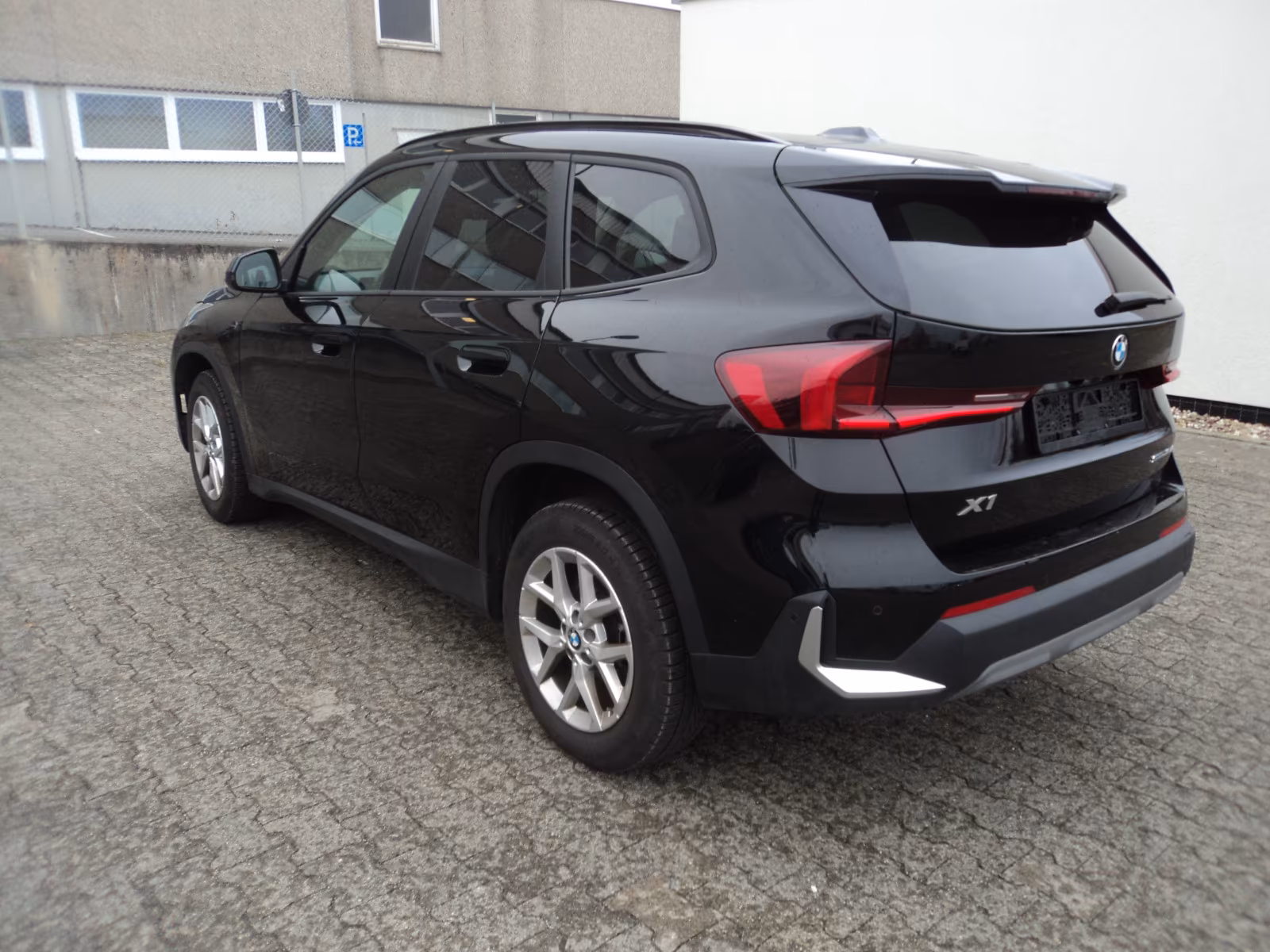 BMW X1 18 d sDrive*LED*Keyless-Go*NAVI*Kamera