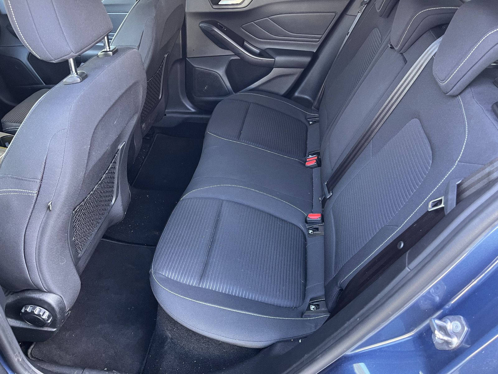 Fahrzeugabbildung Ford Focus Turnier Titanium