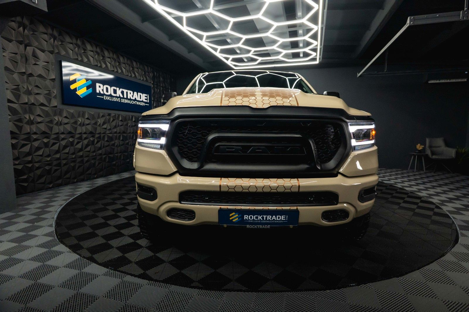 Fahrzeugabbildung Dodge RAM 5.7 V8 HEMI 4x4 OFFROAD LONGBED AXLE LOCK RC