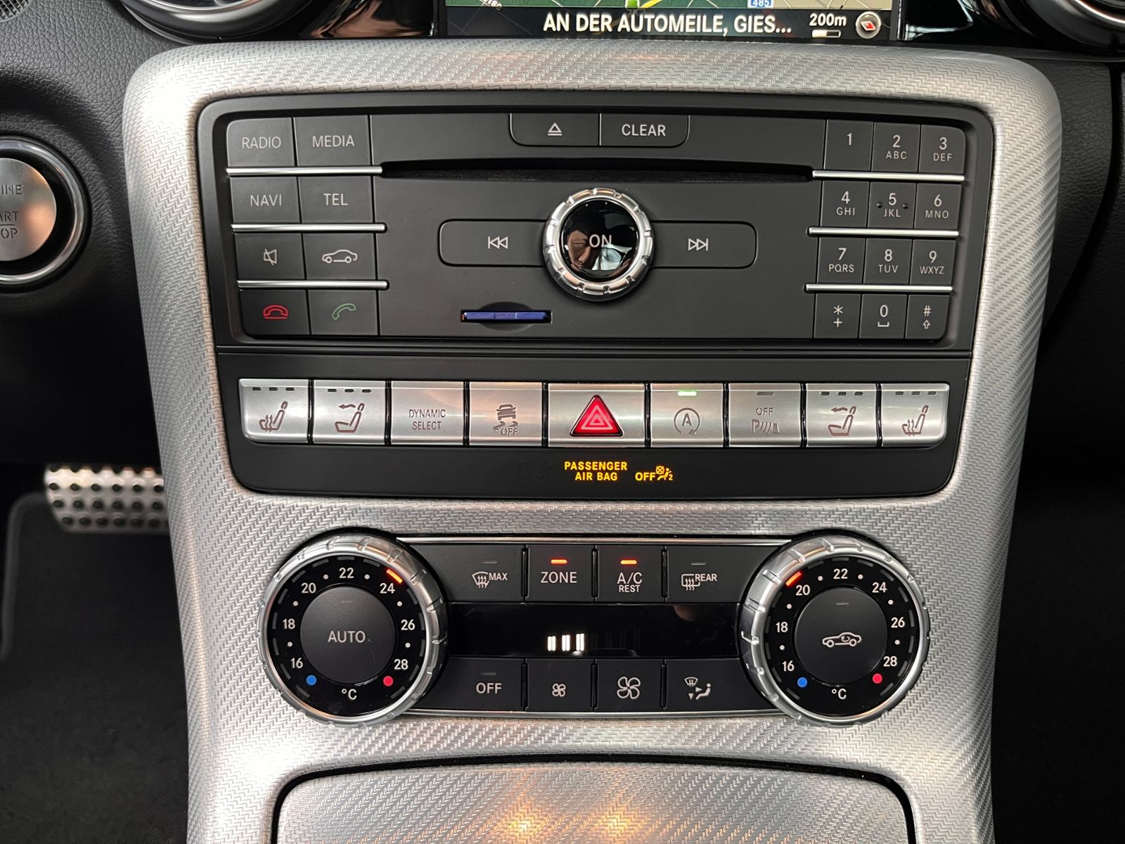 Fahrzeugabbildung Mercedes-Benz SLC 300 AMG-LINE KLIMA LED NAVI ALU AIRSCRAF