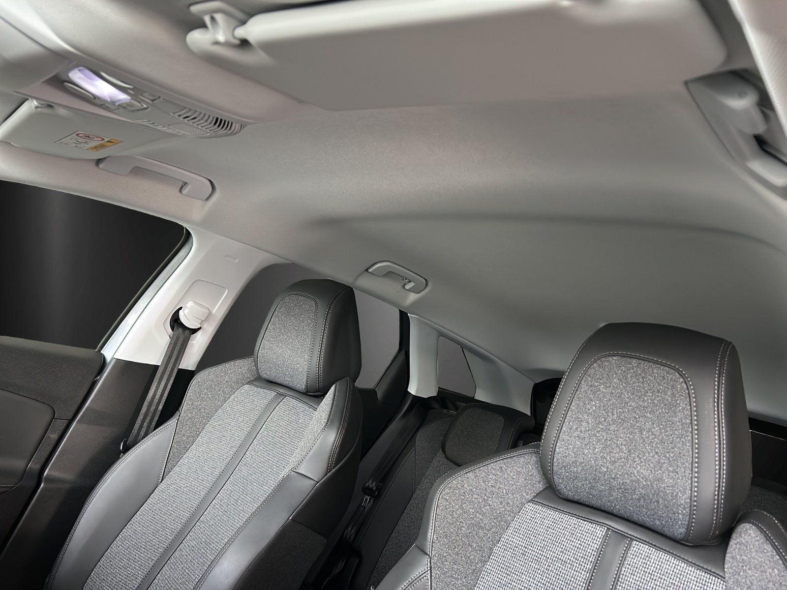 Fahrzeugabbildung Peugeot 3008 1.2 PureTech 130 Allure/NAVI/Kamera/PDC