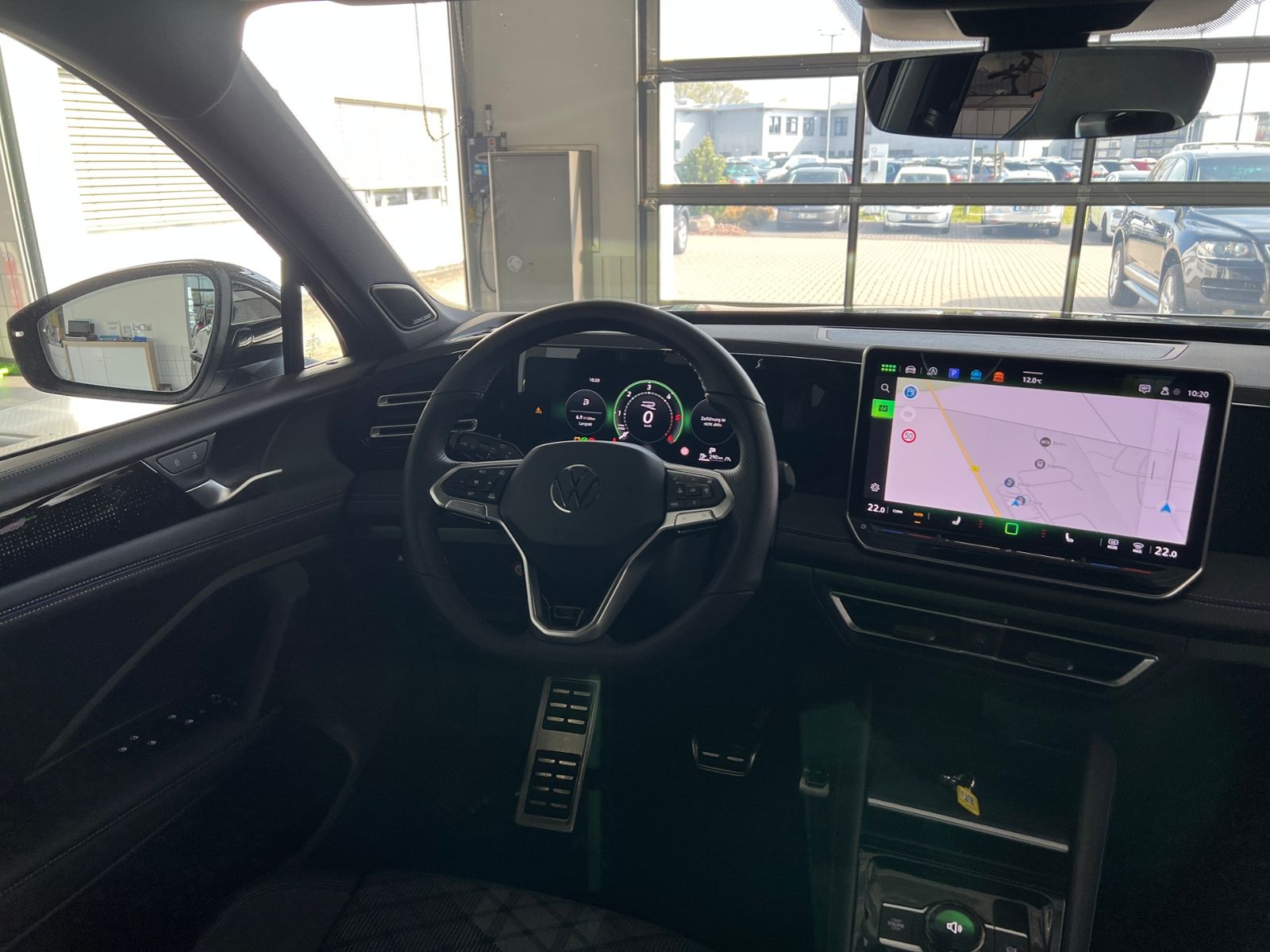 Fahrzeugabbildung Volkswagen Tiguan R-Line 2.0 TDI DSG 4MOTION *AHK, IQ.Light