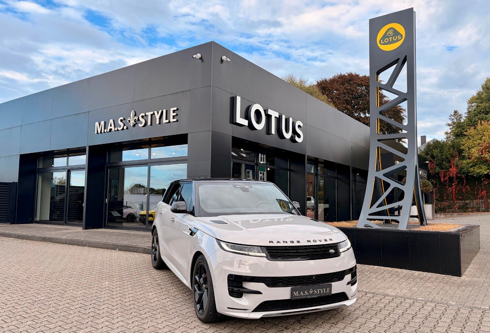 Fahrzeugabbildung Land Rover Range Rover Sport P440 Dynamic HSE Hybrid