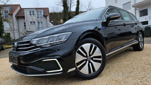 Volkswagen Passat KOMBI HYBRID+GARANTIE+TÜV+NAVI+AHK+LED+1A