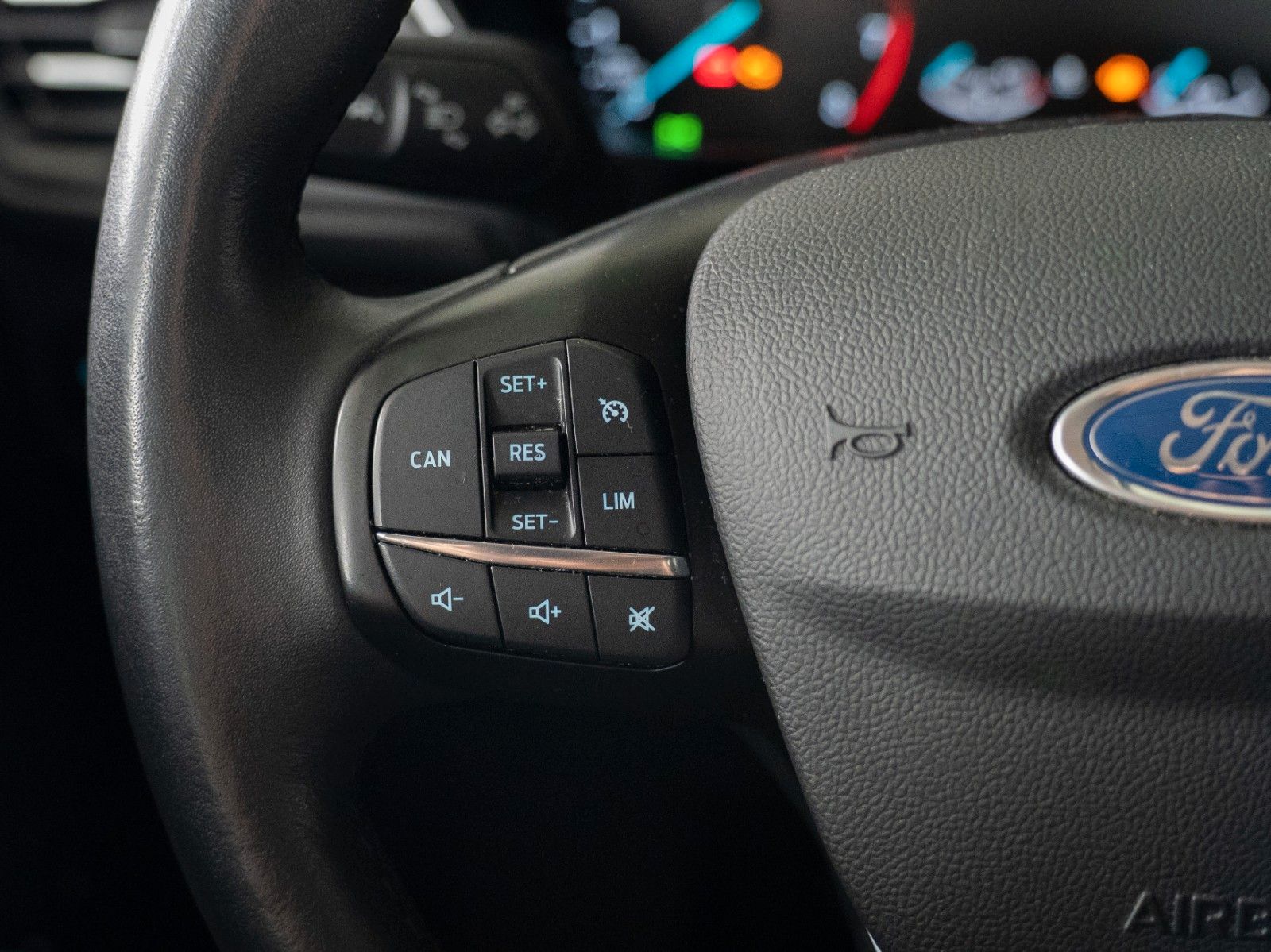 Fahrzeugabbildung Ford Focus Lim. C&C WINTER-P./NAVI/KLIMA/DAB/JRC