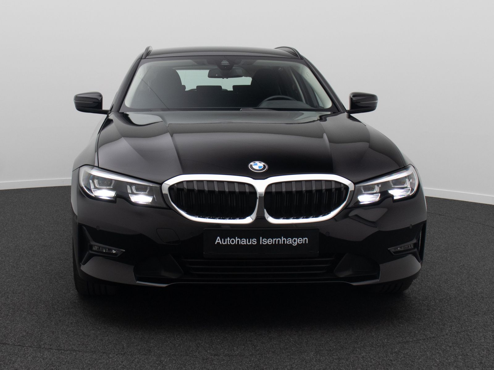 Fahrzeugabbildung BMW 320d xD Alarm DAB DriveAss PDC Geschwindig WiFi