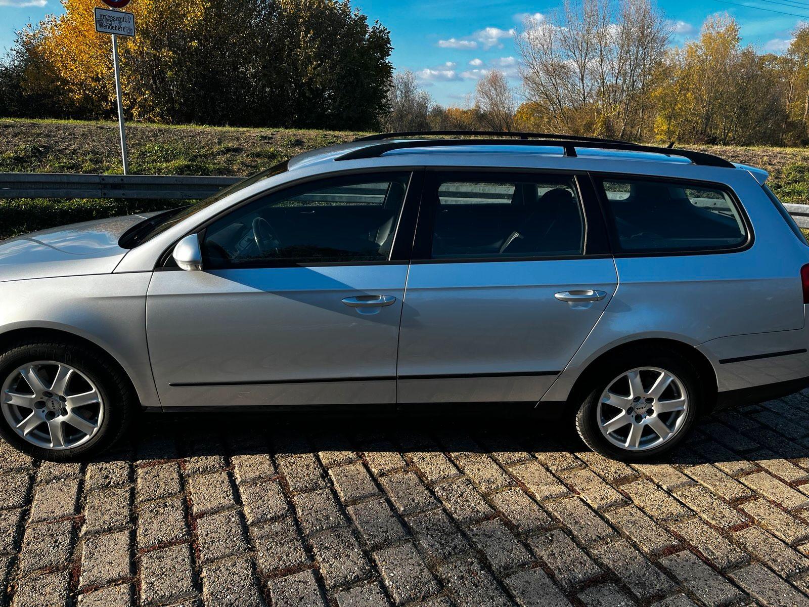 Volkswagen Passat 2006 — rear view