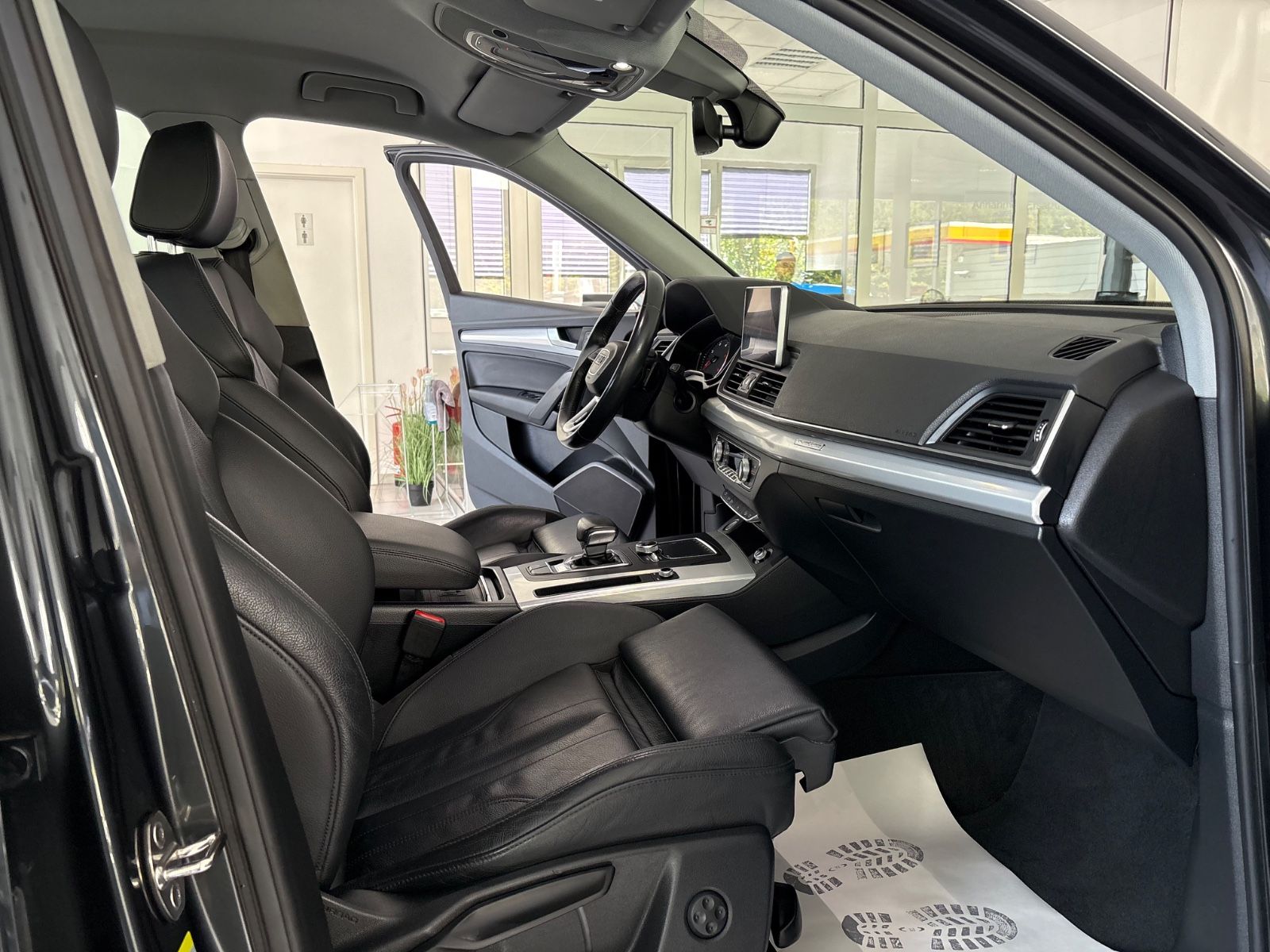 Fahrzeugabbildung Audi Q5 quattro sport