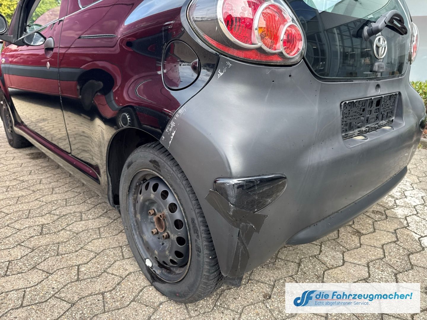 Fahrzeugabbildung Toyota Aygo teilb.Rücksb met. ABS Servo Airb *EXPORT