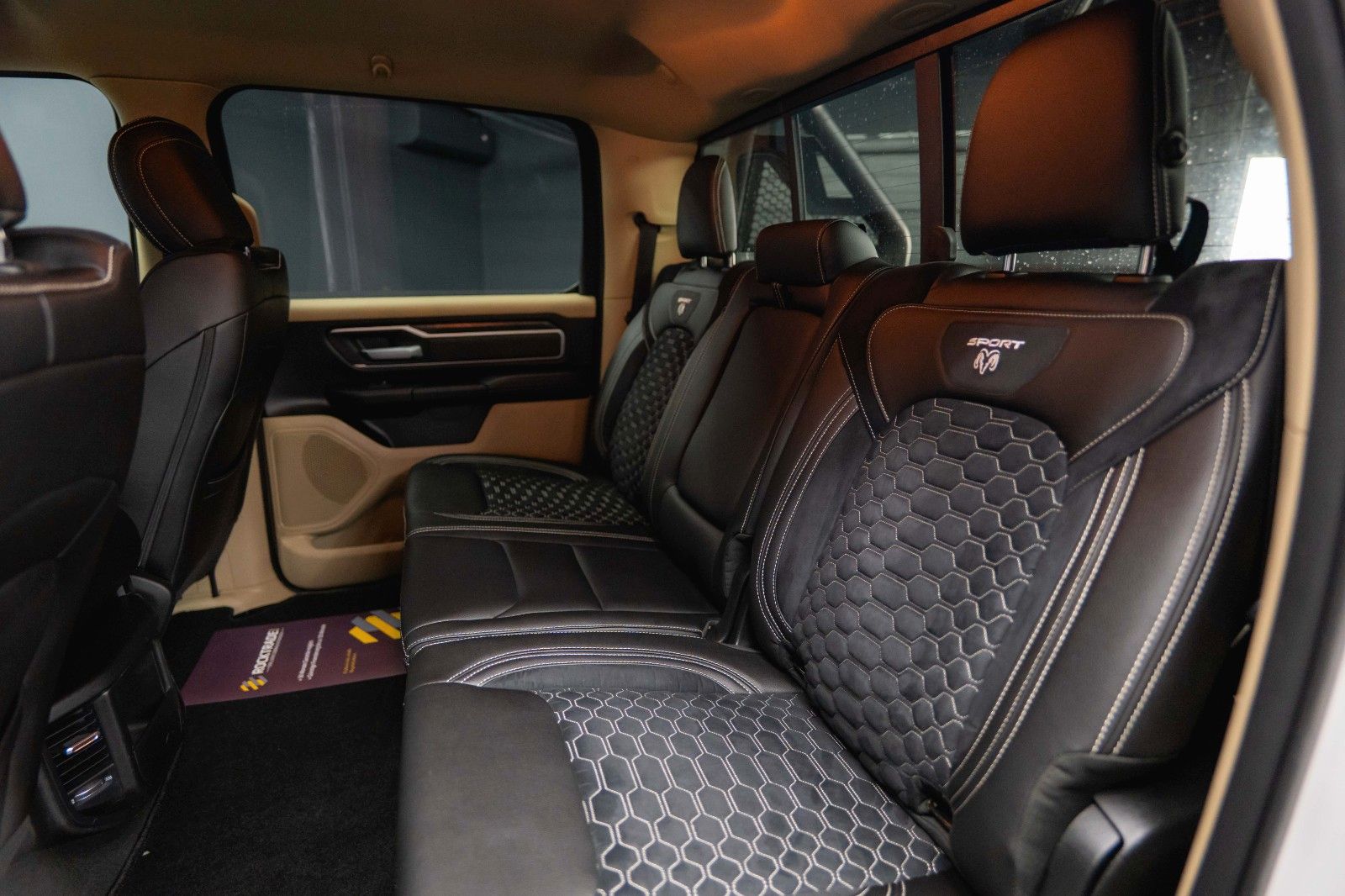 Fahrzeugabbildung Dodge RAM 5.7 V8 HEMI 4x4 OFFROAD LONGBED AXLE LOCK