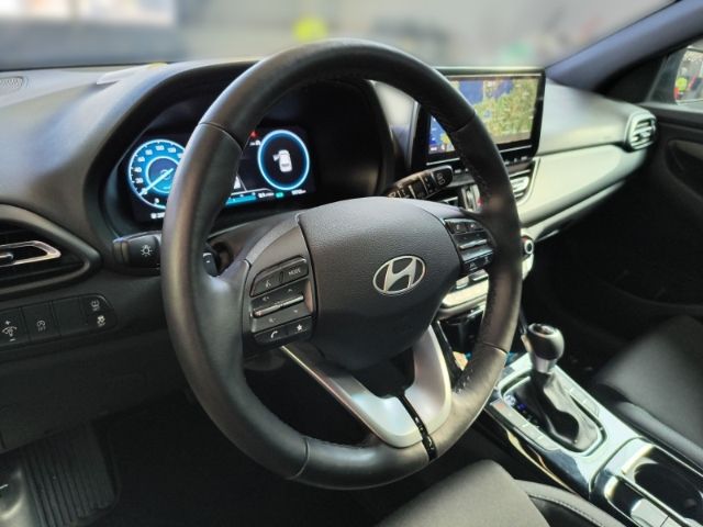 Fahrzeugabbildung Hyundai i30 FL Kombi MY25 1.5 T-GDI DCT Advantage P-Dach