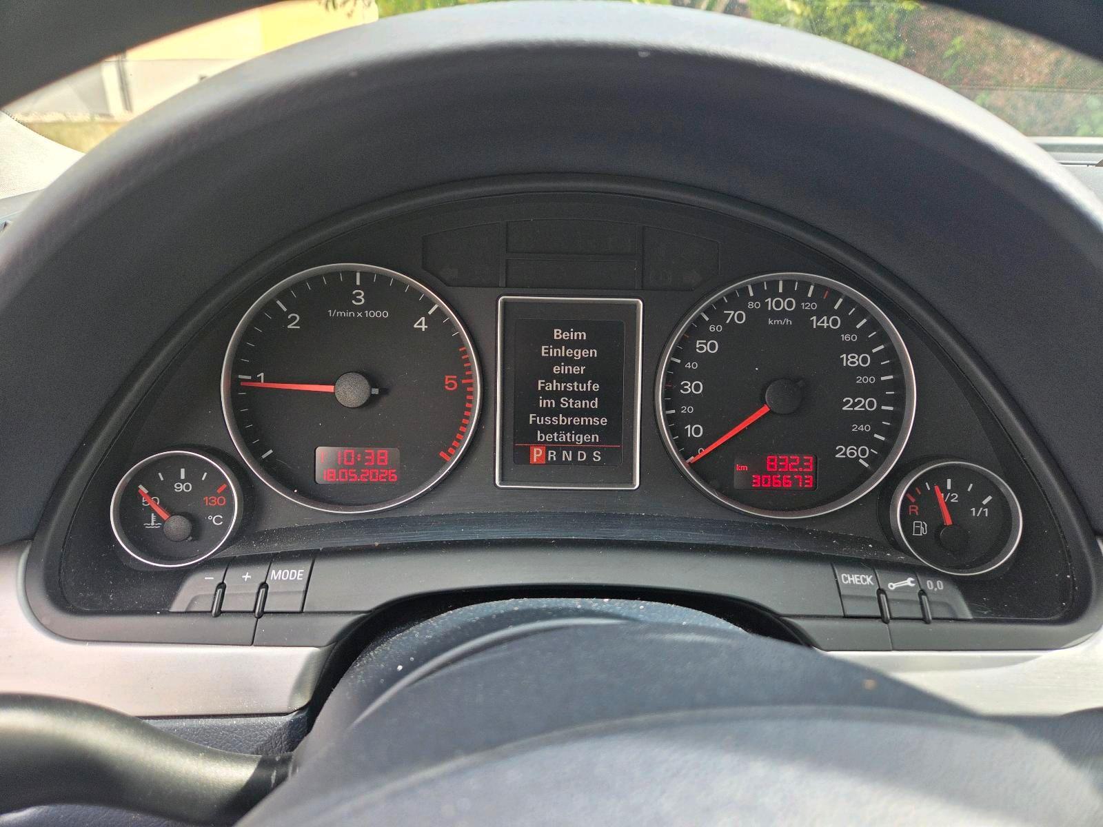 Audi A4 2005 — photo 7