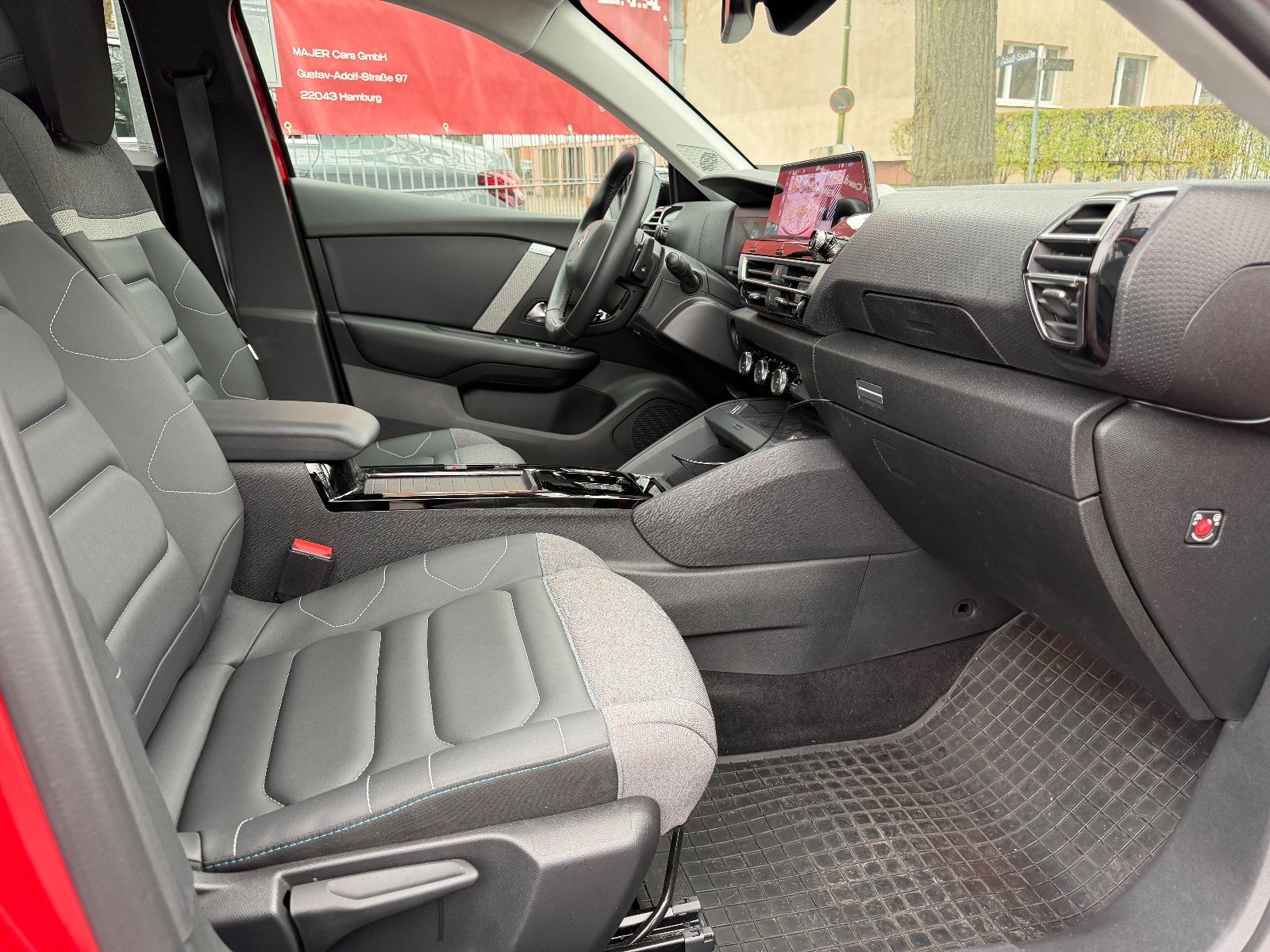 Fahrzeugabbildung Citroën C4 Lim. Max*PANO*HEADUP*KAMERA*TEILLEDER*PDC*ALU