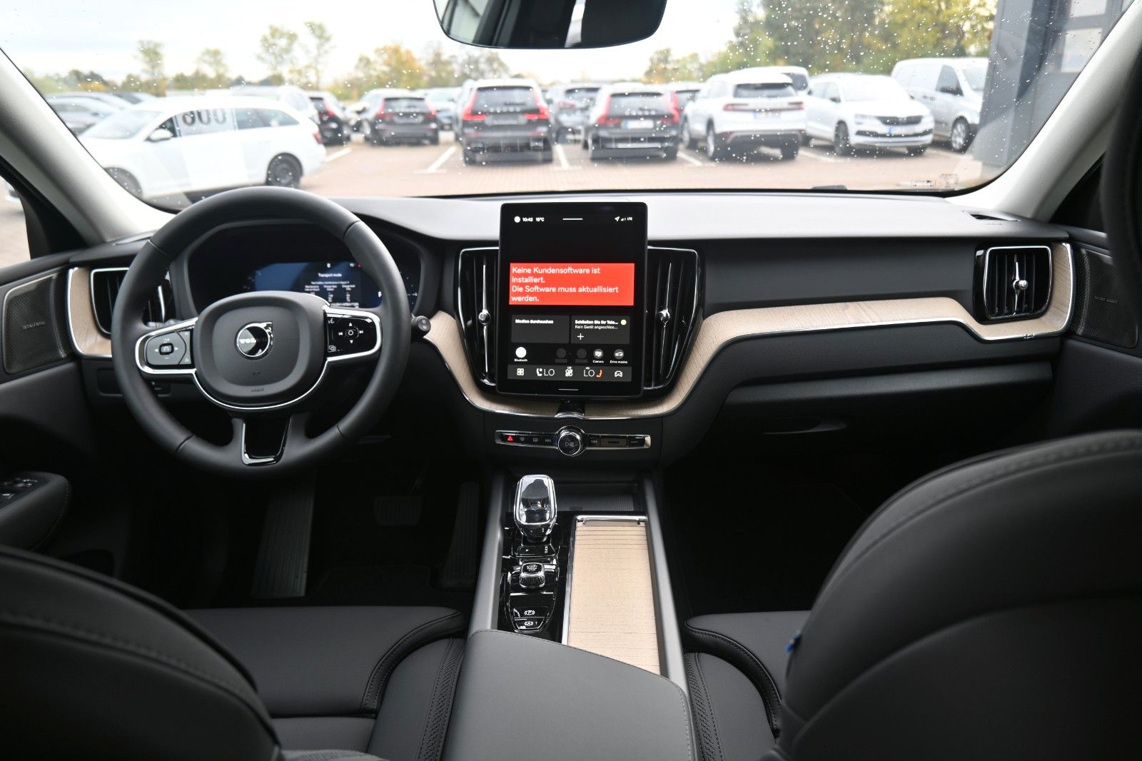 Fahrzeugabbildung Volvo XC60 Recharge T6 AWD Plus Dark