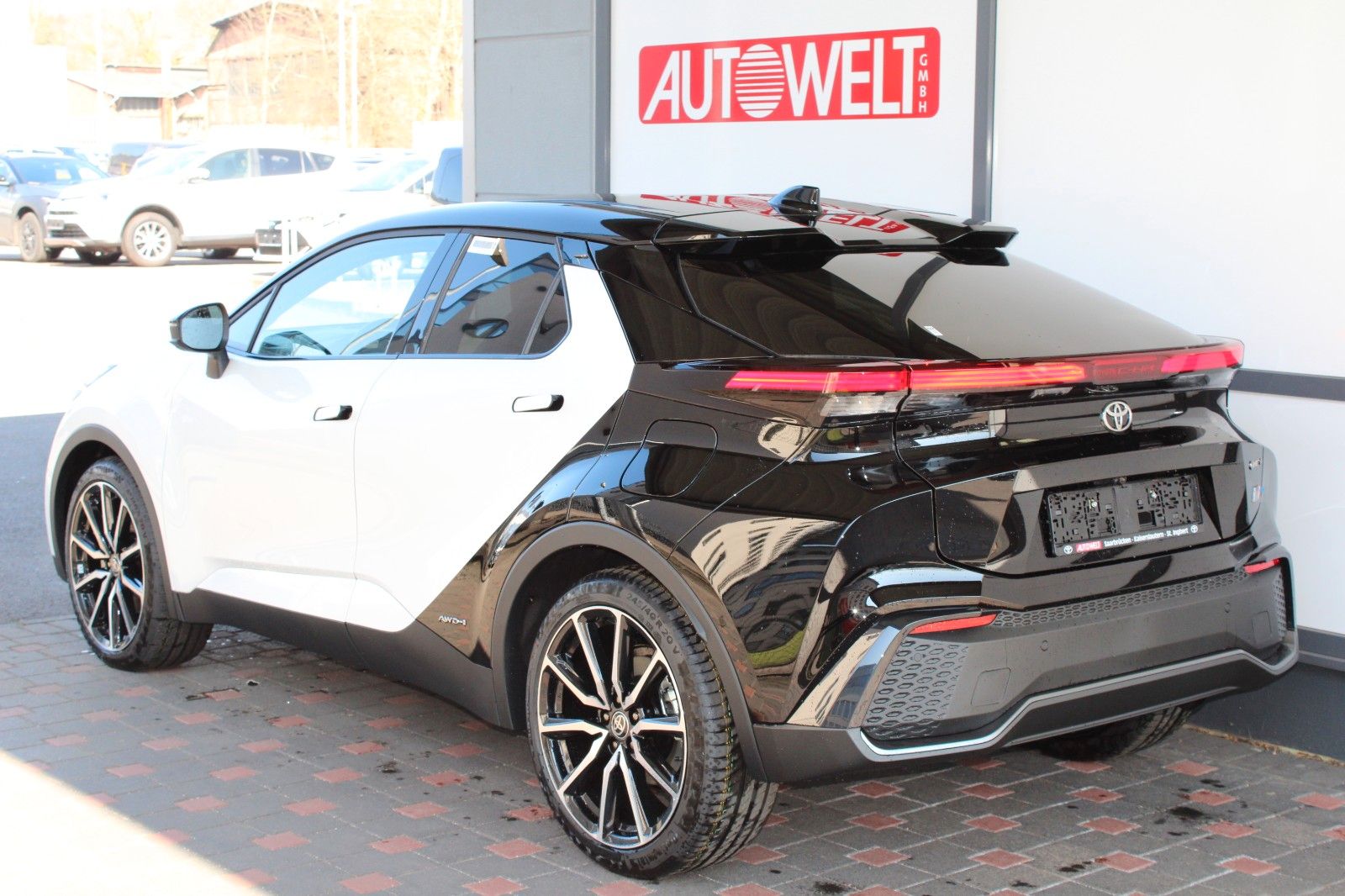 Fahrzeugabbildung Toyota C-HR 2.0 Hybrid AWD GR Sport PREMIERE