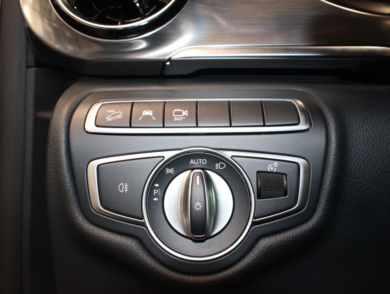 Fahrzeugabbildung Mercedes-Benz V 300d Exclusive Edition Lang 4Matic