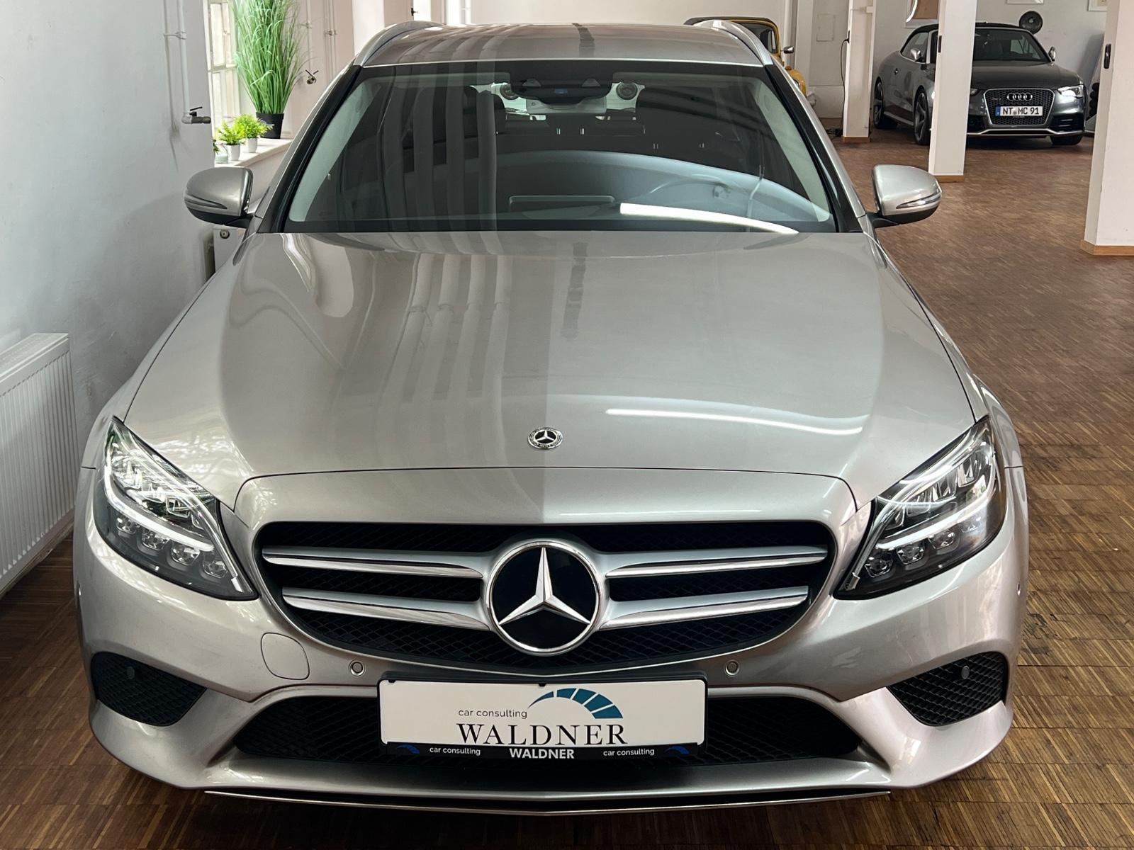 Mercedes-Benz C 300de/Avantgarde/Navi/Head-Up/AHK/Cam/2.Hand