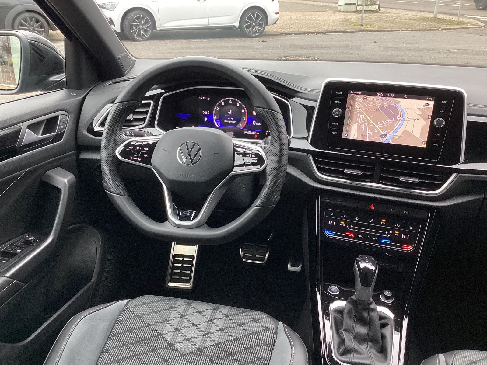 Fahrzeugabbildung Volkswagen T-Roc R-line 1.5TSI DSG Navi IQ.Light ACC Kamera