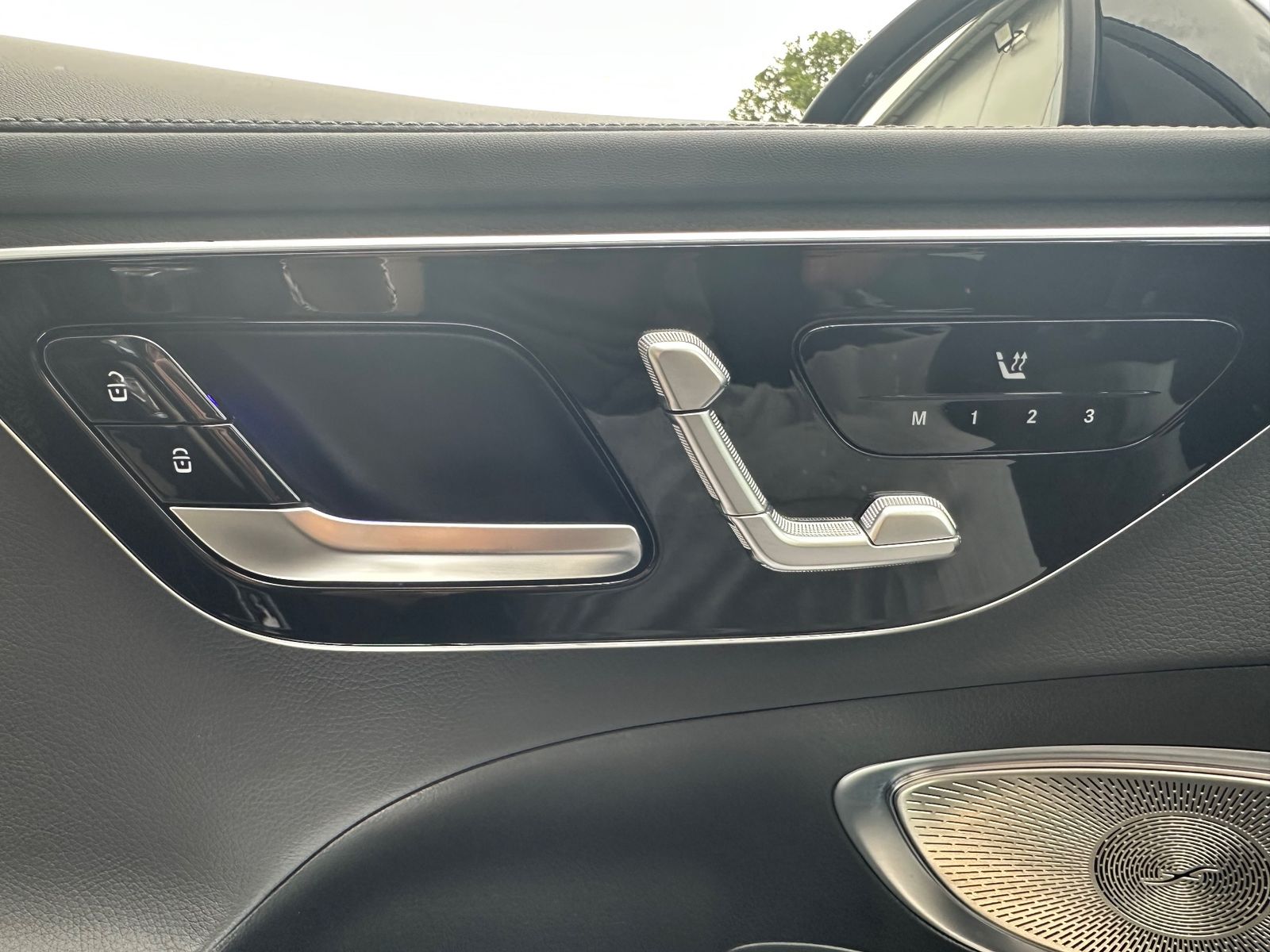 Fahrzeugabbildung Mercedes-Benz C 220d T AMG Line NAV+LED+ACC+KAMERA+PANO+STHZG