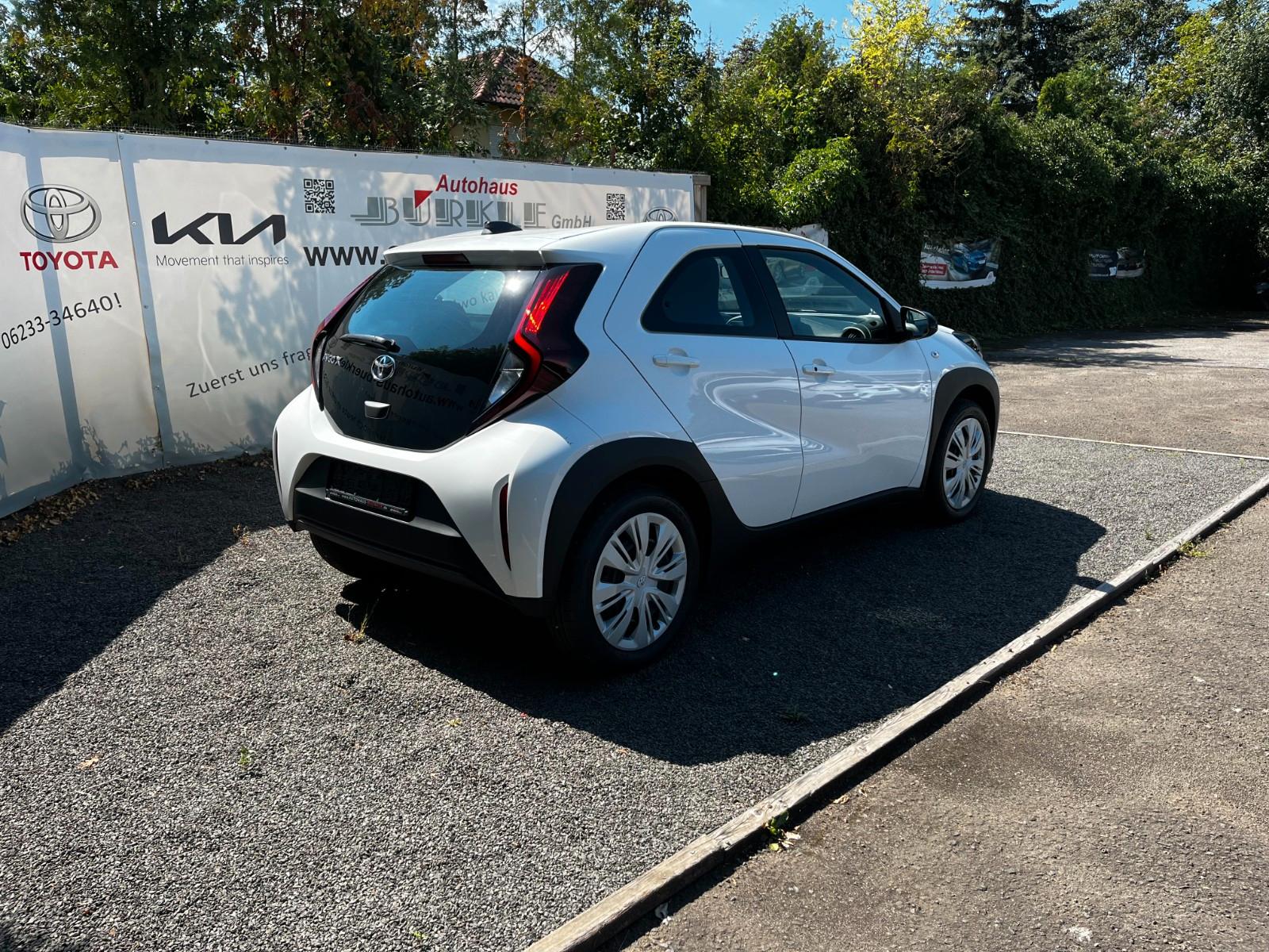 Toyota Aygo X Business Edition+AUTOMATIK+RÜCKFAHRKAMER