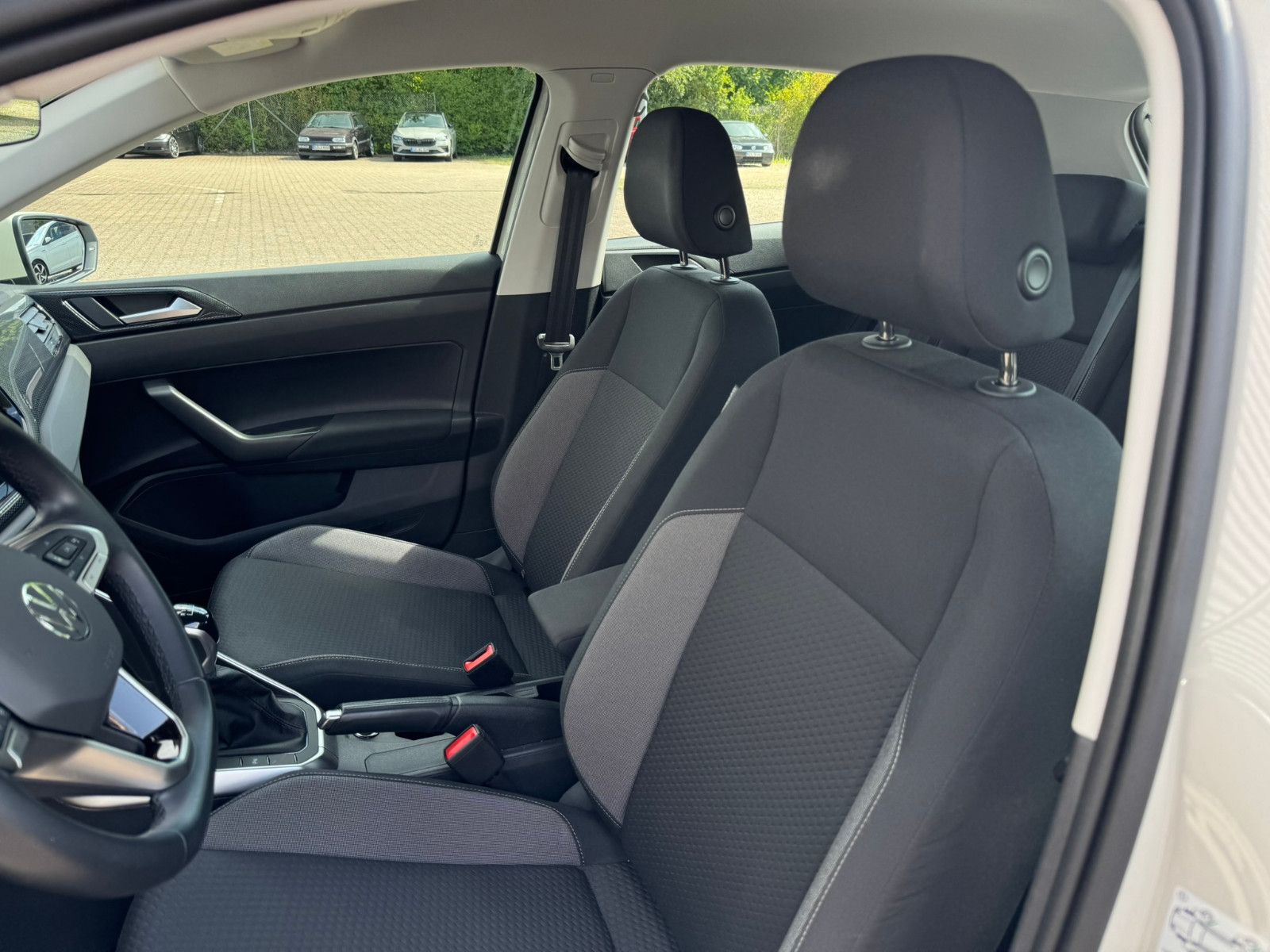 Fahrzeugabbildung Volkswagen Polo  Life 1.0 TSI
