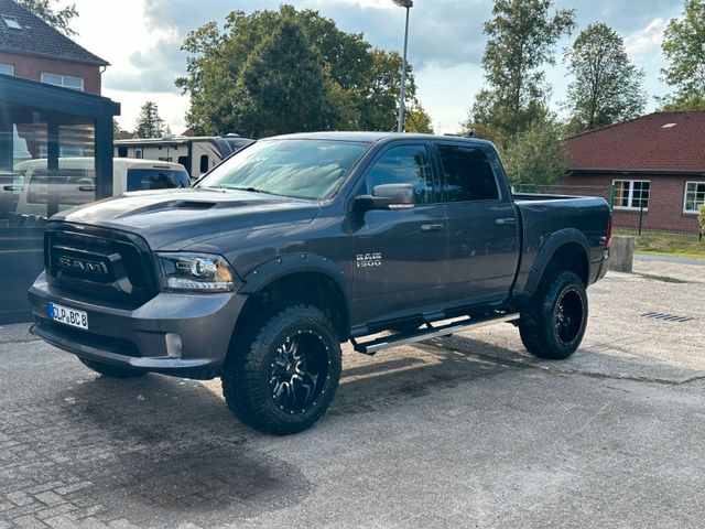 Dodge RAM 1500 Sport V8 Hemi 5,7L Hoch Breit Laut 4x4