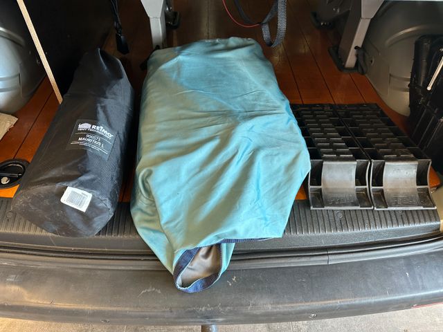 Volkswagen T5 *CAMPER*KÜCHE*BETT(aufklappbar)*ESSTISCH*AHK*