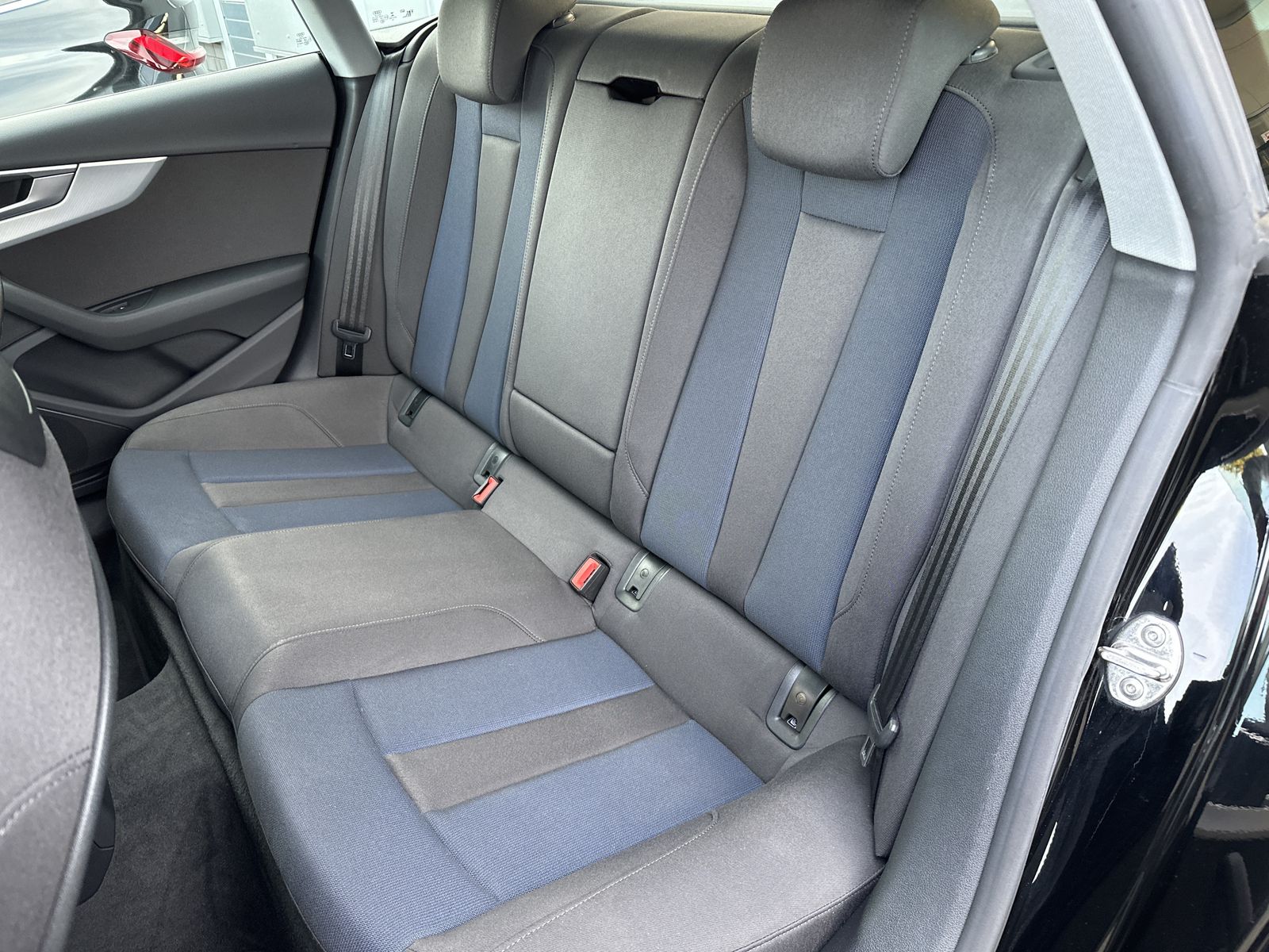 Fahrzeugabbildung Audi A5 SpB 40 TFSI Sport LED+SHZ+TEMPOMAT+18ZOLL+APS