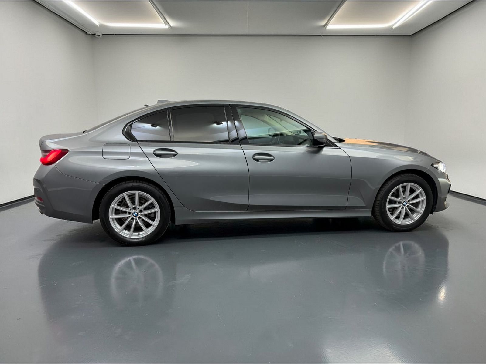 BMW 320d Limo xDrive Shadow-Line AHK*LED*WIDE*U-FREI foto 4