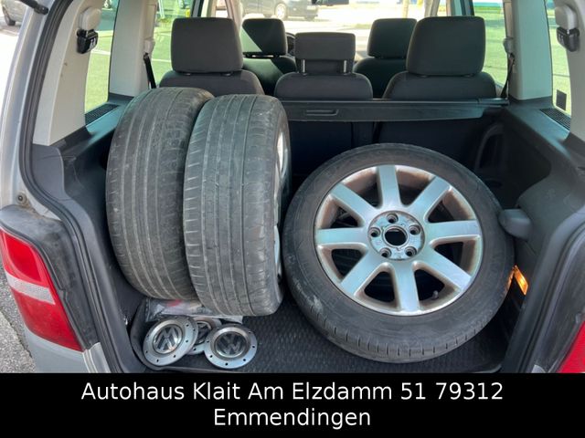 Fahrzeugabbildung Volkswagen Touran Trendline 7 Sitze Automatik Klima