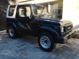 Suzuki SJ Samurai 4x4 Deluxe Cabrio Hardtop - Suzuki SJ Samurai SUV