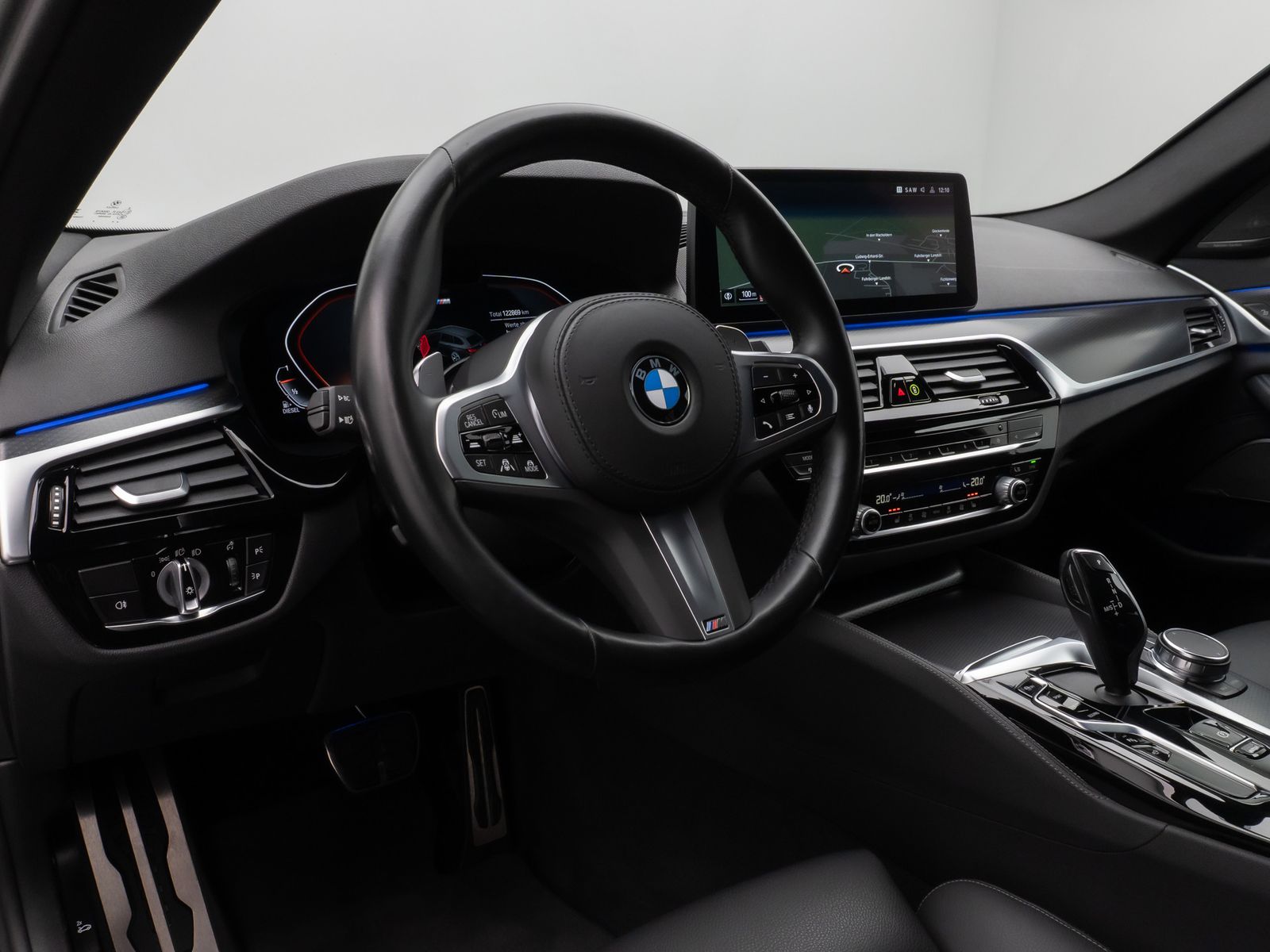 Fahrzeugabbildung BMW 530d M Sport 360° HUD DAB H/K Komfortsitze ACC
