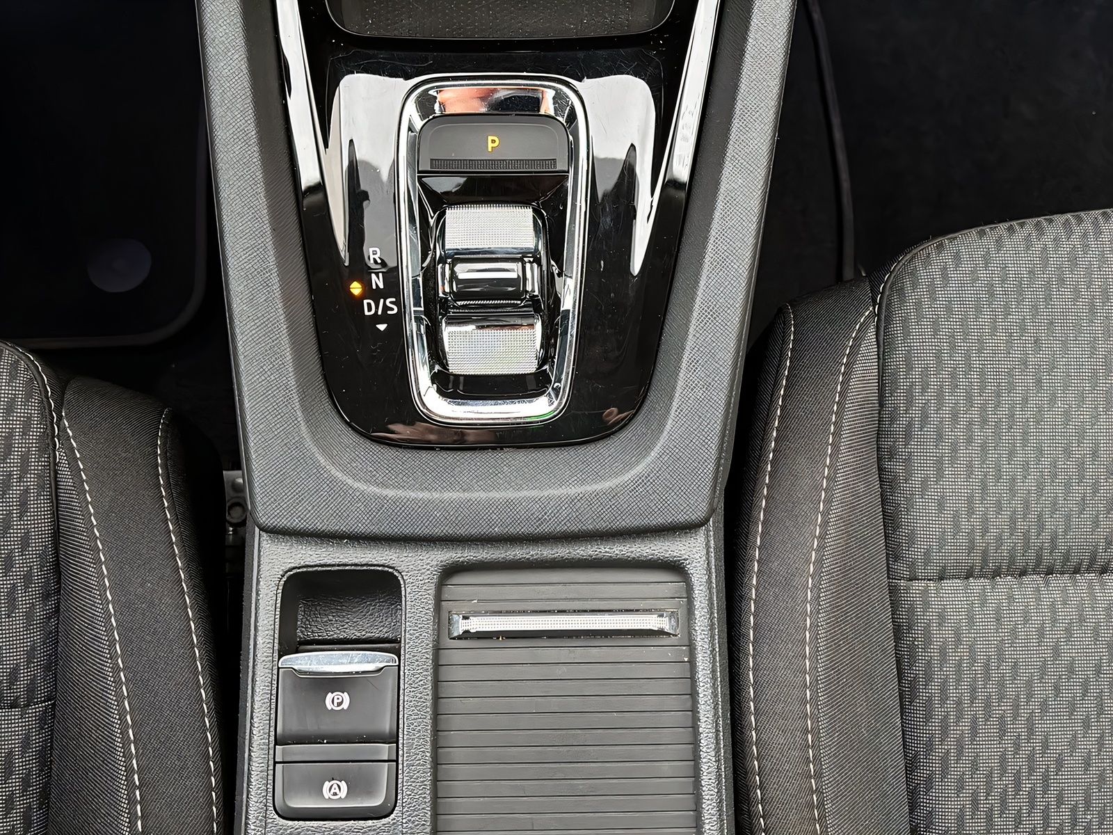 Fahrzeugabbildung SKODA Octavia 2.0 TDI HEAD UP AHK NAVI ACC PANO MEMORY