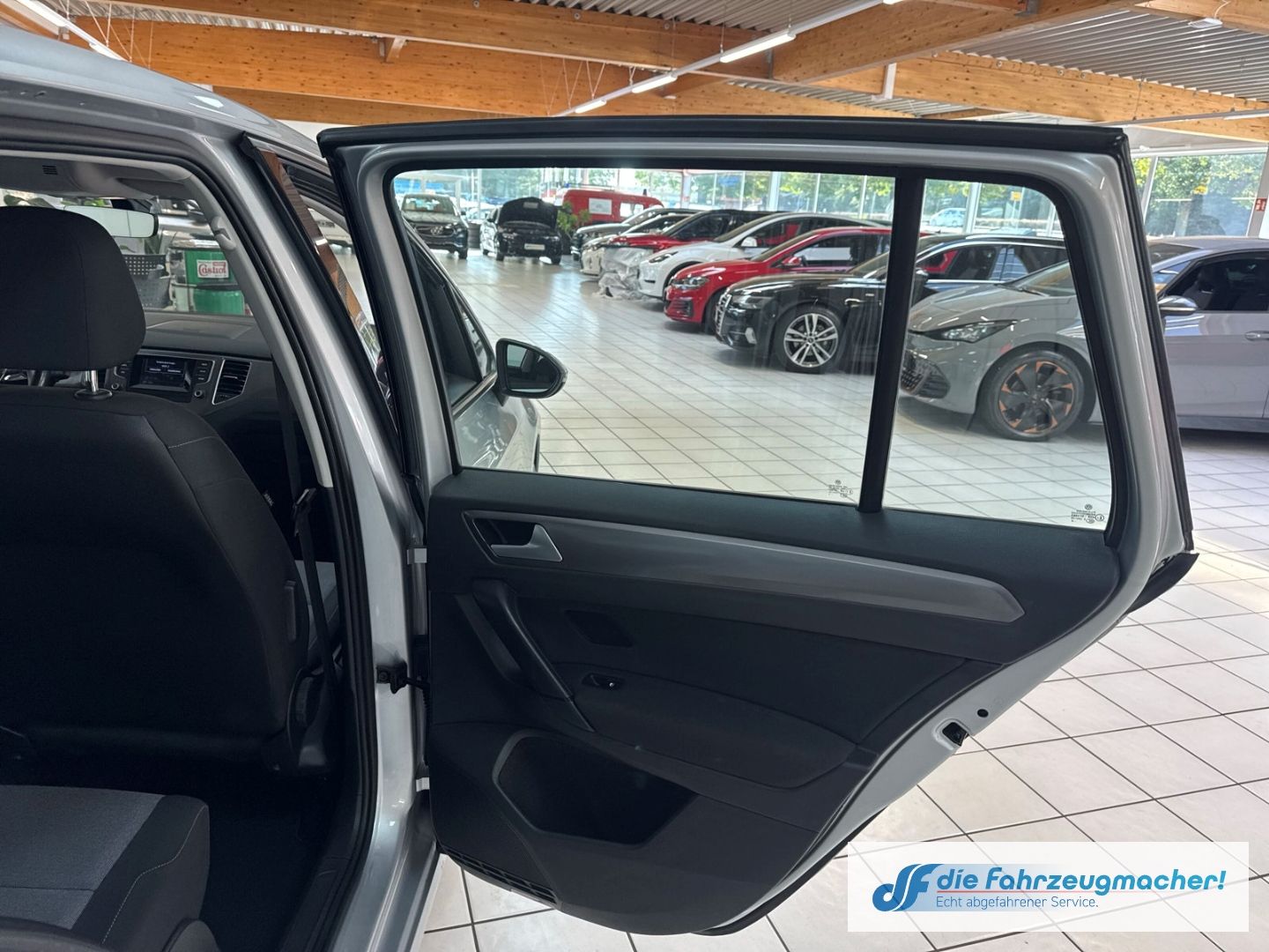 Fahrzeugabbildung Volkswagen Golf Sportsvan VII Trendline BMT Start-Stopp Spe