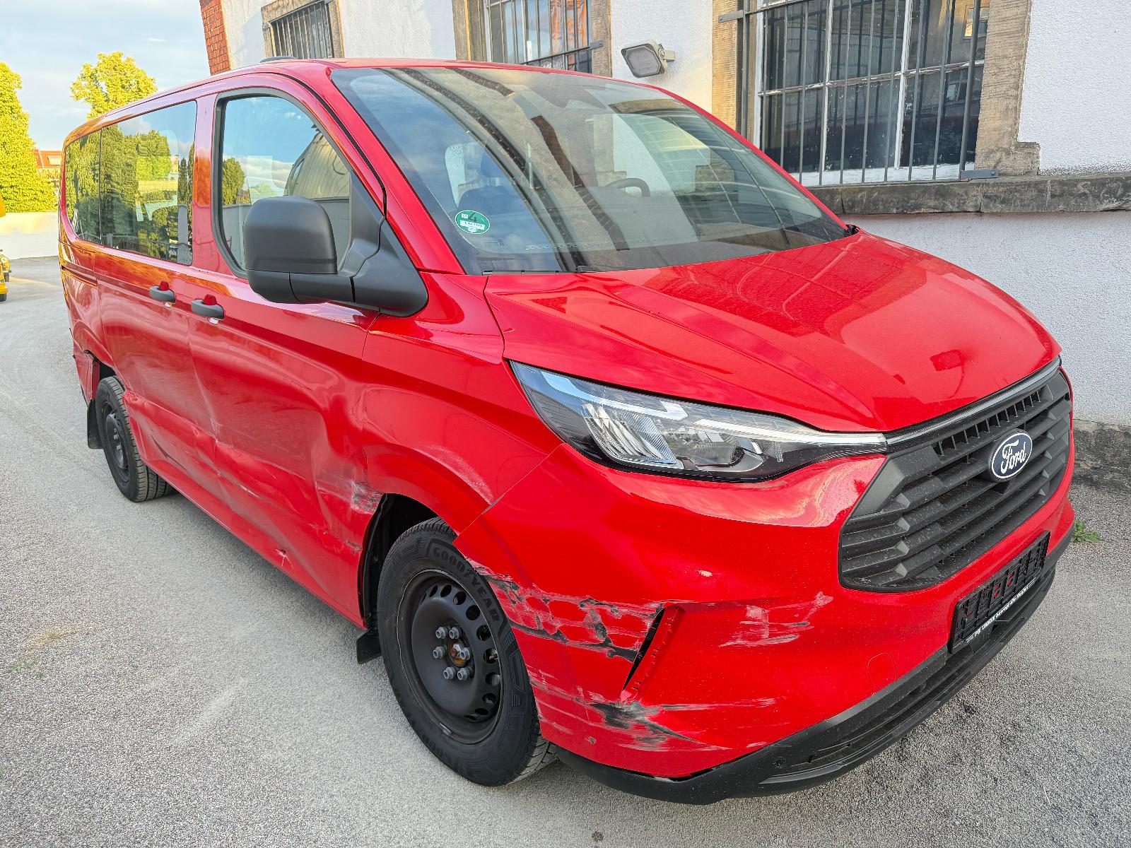 Ford Transit Custom Kombi NEUES MODELL  /  LED