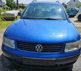 Volkswagen VW PASSAT 1,6 KOMBI - Volkswagen Passat aus 1999: Kombi