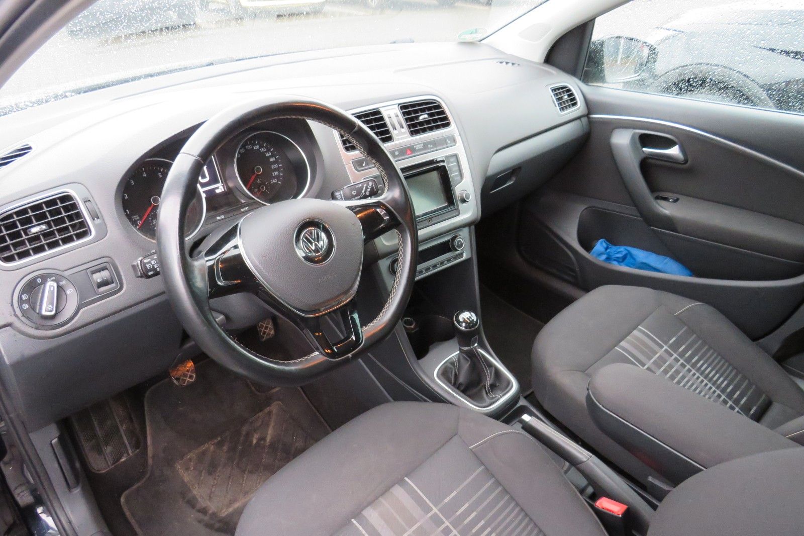 Fahrzeugabbildung Volkswagen Polo V Lounge 4T PDC GJ AHK CLIMATRONIC