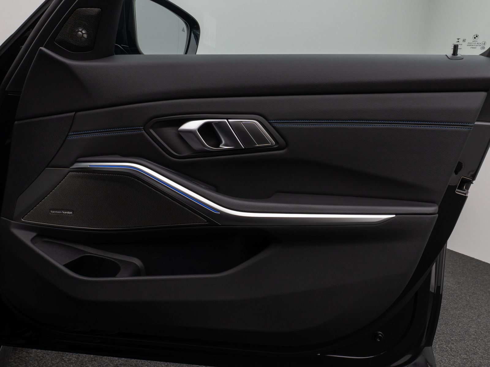 Fahrzeugabbildung BMW 330d xD M Sport Kamera HUD DAB H/K LED 19Zoll