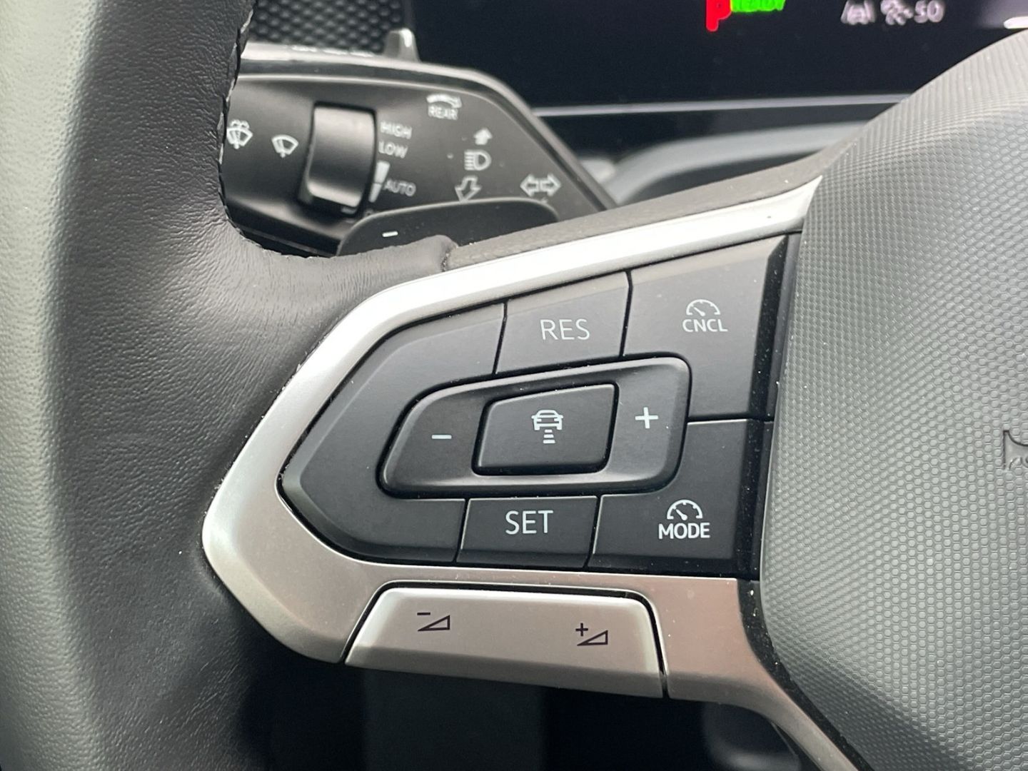 Passat Variant 1.5 eTSI Business AHK/360°Kamera